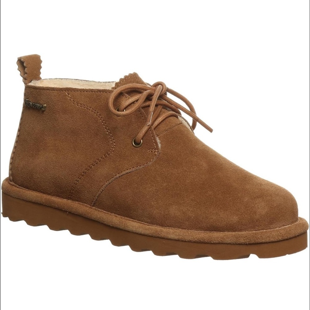 BEARPAW Womens Skye Suede Ankle Chukka Boots, Water repellent! Like New!